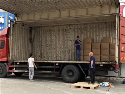 10,000stk med festestropper for motorsykkel sendt til Canada